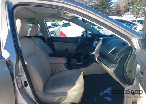 2016 Subaru Outback 2.5I Limited z USA, uszkodzony, nr VIN 4S4BSBNC1G3317839